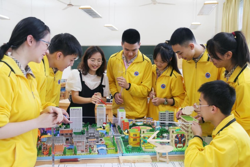 成都高新区新建学校综合实践活动现场。成都市教育局供图